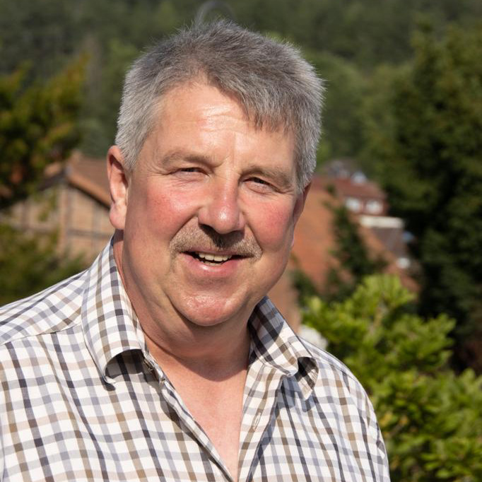  Frank Ahrens